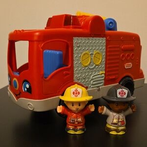 Little People Helping Others Fire Truck with Firefighters - English / French